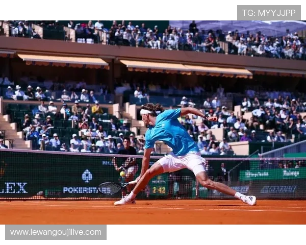 网球界最新动态：顶尖选手激战赛场展现非凡实力