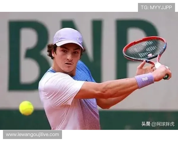 网球赛场风云再起 新星崛起与老将对决引发全球关注